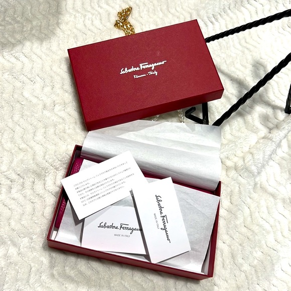 Salvatore Ferragamo long Bi-fold Wallet - Picture 16 of 16